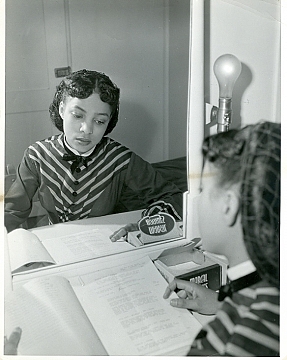 Ruby Dee practicing her lines