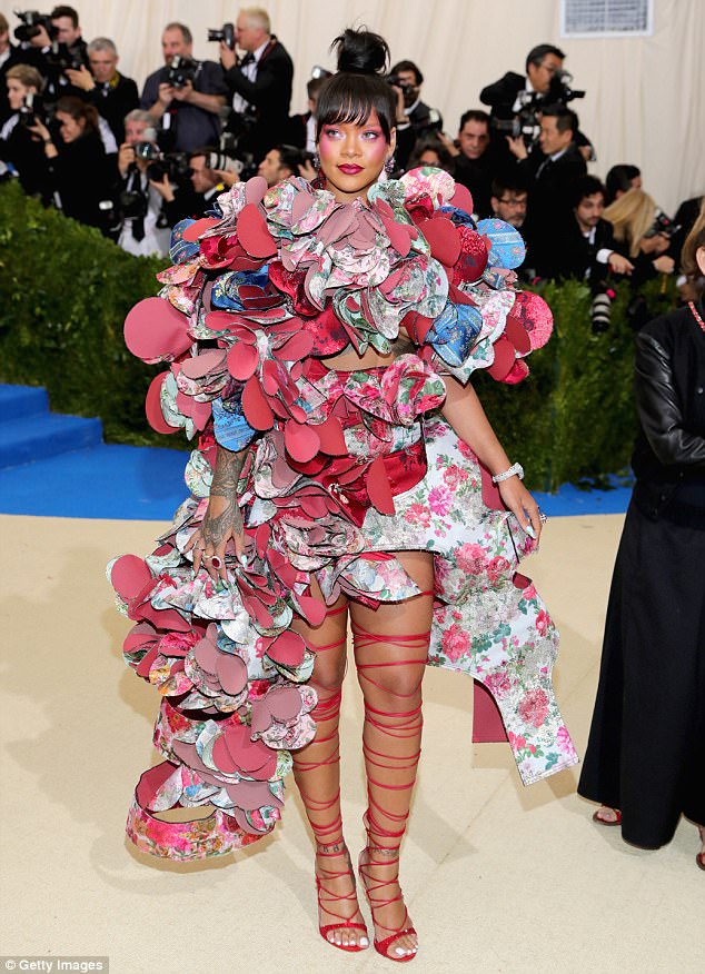 Rihanna in COMME des GARÇONS